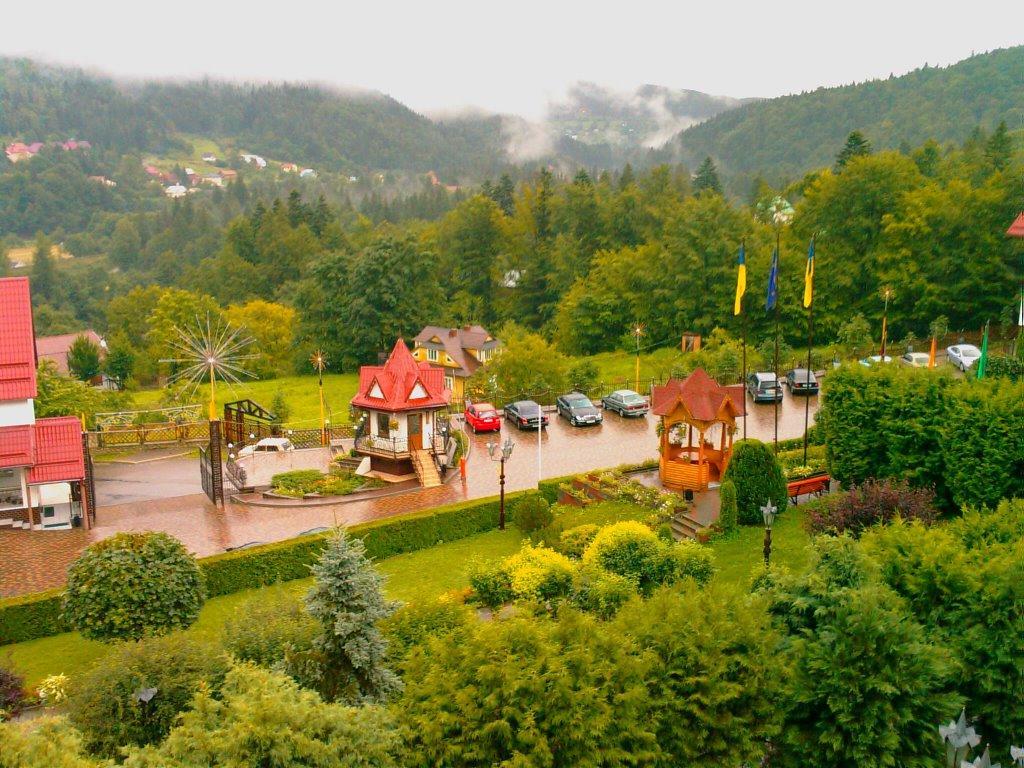 Hotel Karpaty Jaremtsche Exterior foto
